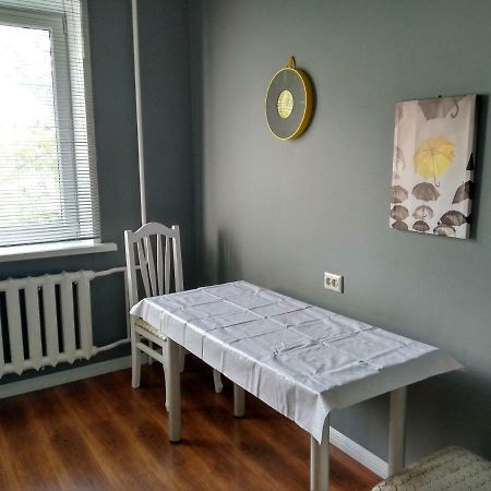 Stylish Apartment In The Gold Square Of Алма Ата Екстериор снимка